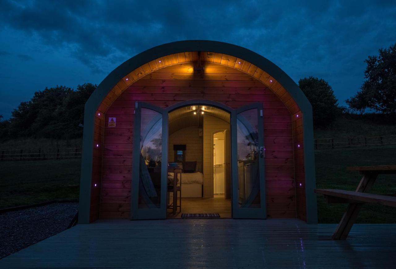 Hidden Wood Glamping And The Hideaway Cabin Warminster Zewnętrze zdjęcie