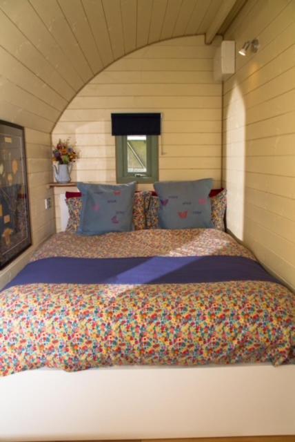 Hidden Wood Glamping And The Hideaway Cabin Warminster Zewnętrze zdjęcie